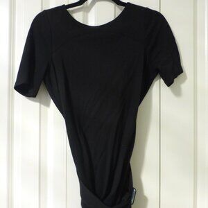 LE CHATEAU black short sleeve casual top with removable waist belt